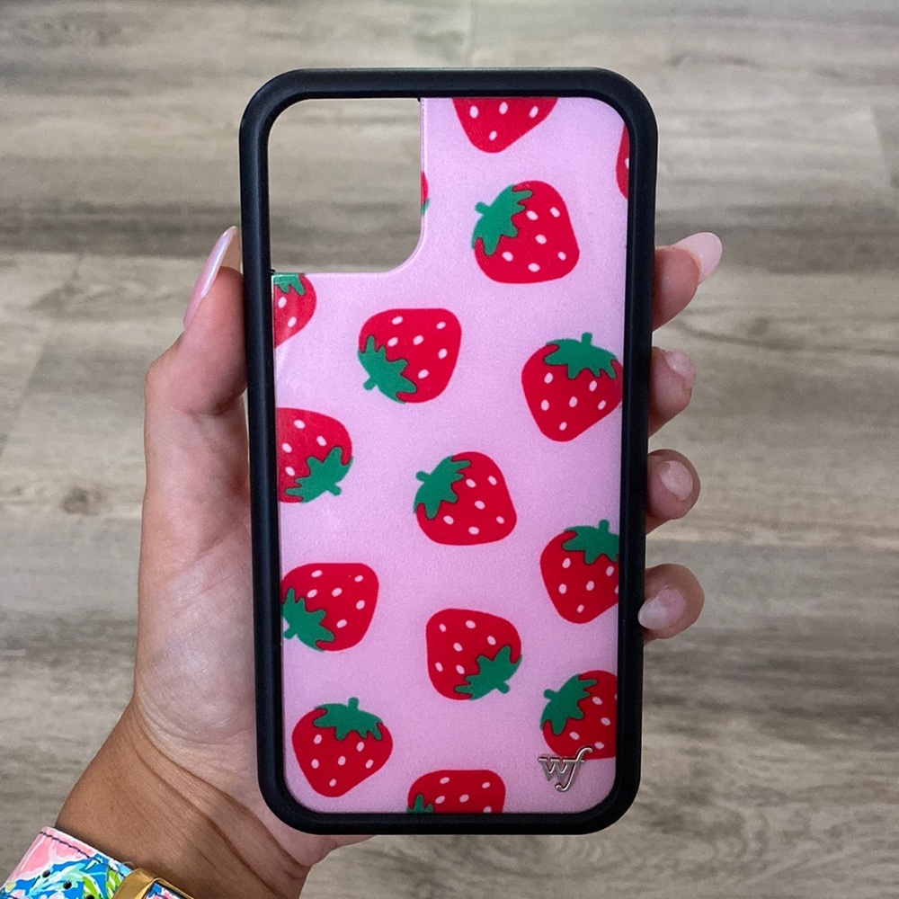 Wildflower iPhone case 🍓